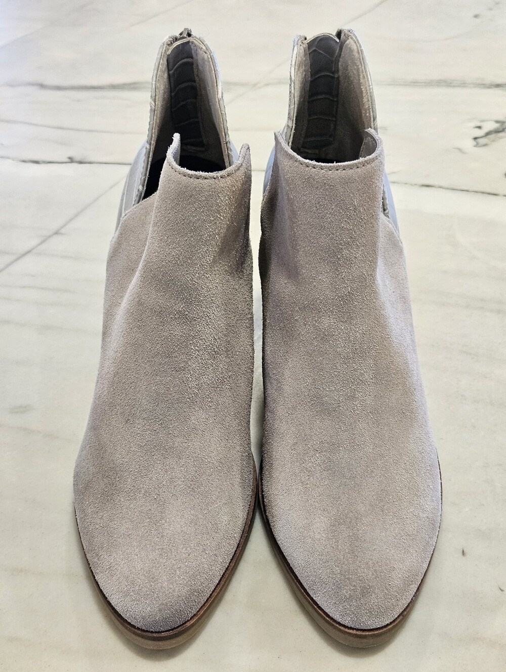 Dolce Vita DV8 Shai Gray Suede Croc Mixed Material Ankle Boots Size 9